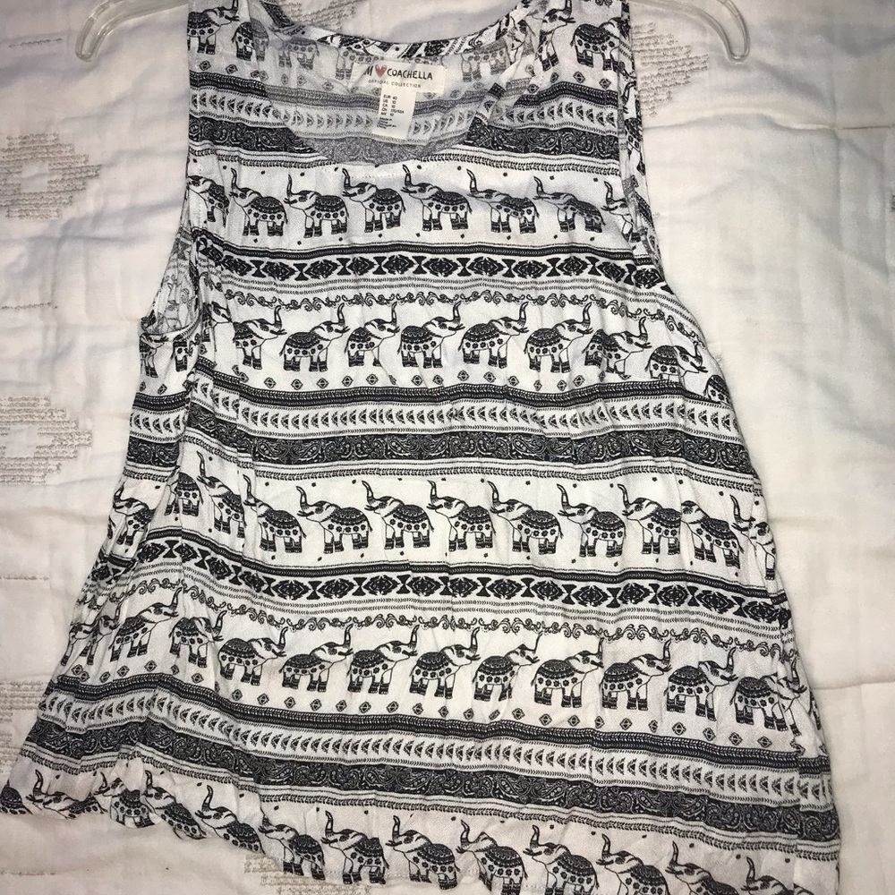 Sleeveless blouse by H&M